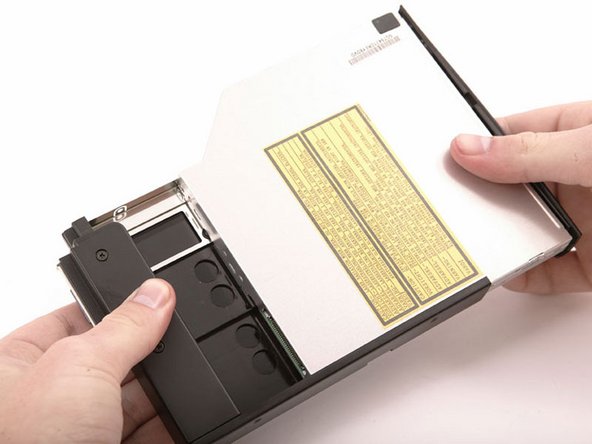 PowerBook G3 Pismo Optical Drive Replacement: step 3, image 1 of 1