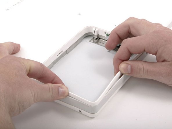 iBook G4 14" 933 MHz-1.33 GHz I/O Bezel Replacement: step 15, image 1 of 1