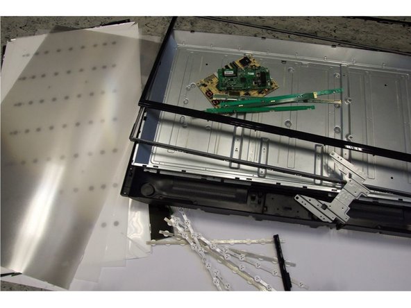 Polaroid P50LED14 TV set, TV Dismantling Fractions: step 8, image 1 of 1