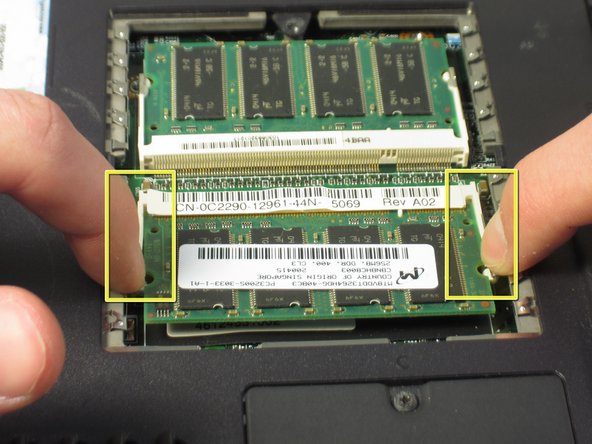 Dell Inspiron 9100 Memory Replacement: step 4, image 1 of 3