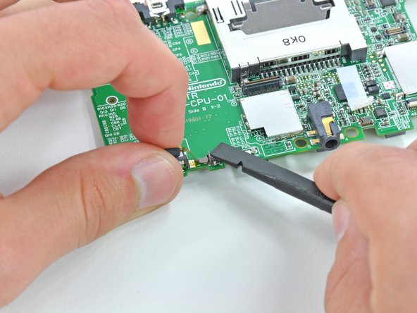 Nintendo 3DS Motherboard Replacement: step 26, image 2 of 2