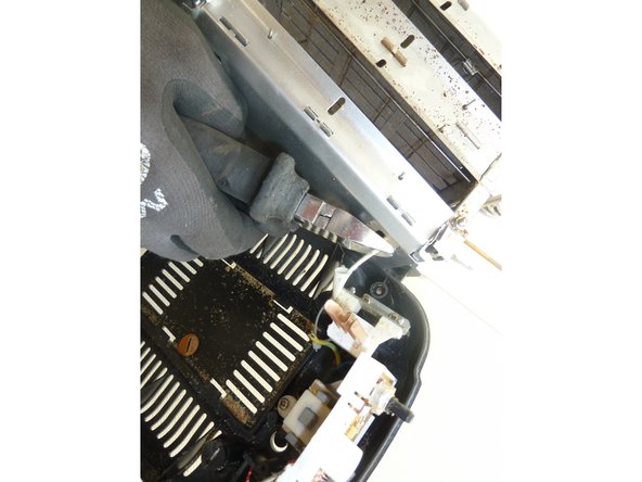 Toaster: step 5, image 2 of 3