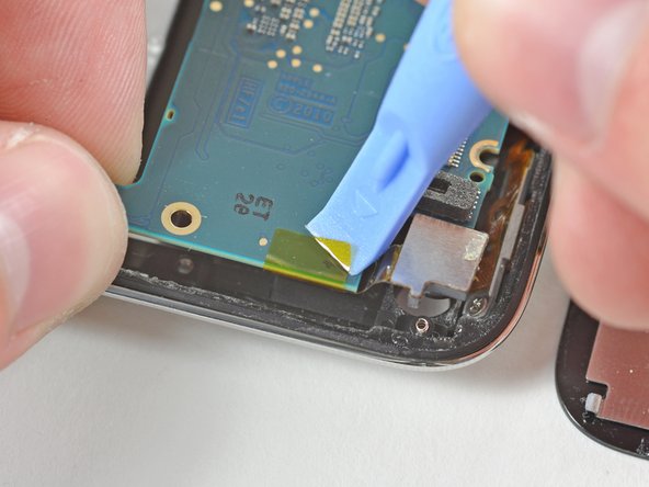 iPod Touch 4th Generation Rear-Facing Camera Replacement: step 12, image 1 of 2