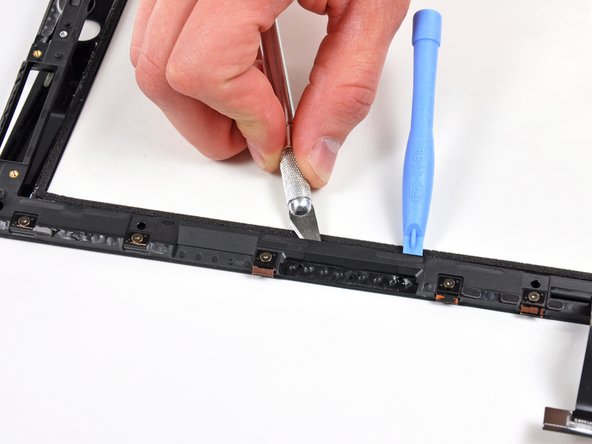 iPad Wi-Fi Display Frame Replacement: step 30, image 3 of 3