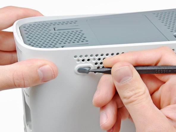 Xbox 360 Eject Button Replacement: step 16, image 1 of 2