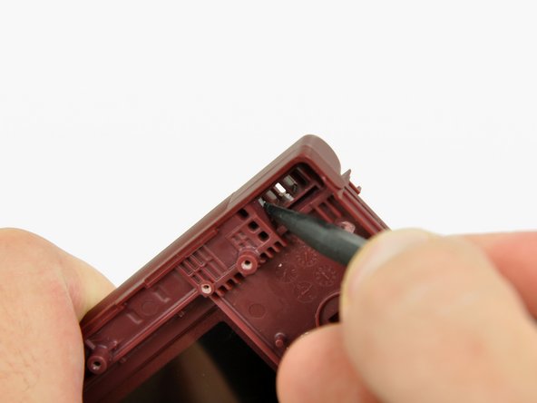 Nintendo DSi XL Hinges Replacement: step 33, image 1 of 3