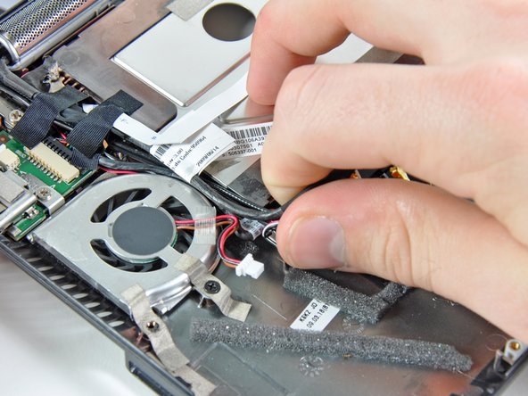 HP Mini 1000 Lower Case Replacement: step 41, image 1 of 2