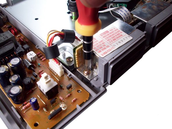 PlayStation Controller Port Replacement: step 4, image 2 of 2