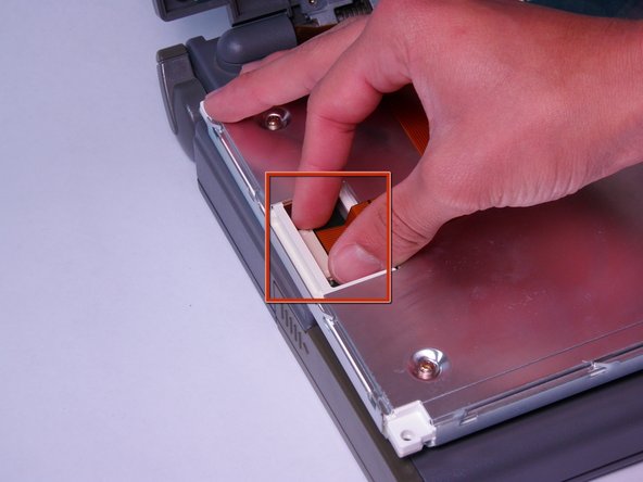 Macintosh PowerBook 165c Display Replacement: step 7, image 1 of 3