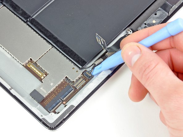 iPad 2 Wi-Fi EMC 2415 Battery Replacement: step 37, image 1 of 1