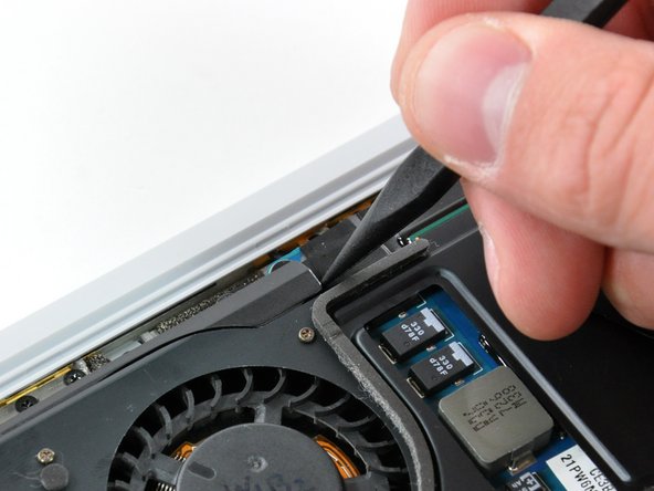 MacBook Air Models A1237 and A1304 Heat Sink Replacement: step 13, image 1 of 2