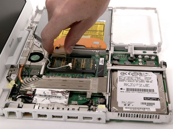 iBook G4 12" 800 MHz-1.2 GHz Optical Drive Replacement: step 37, image 1 of 1