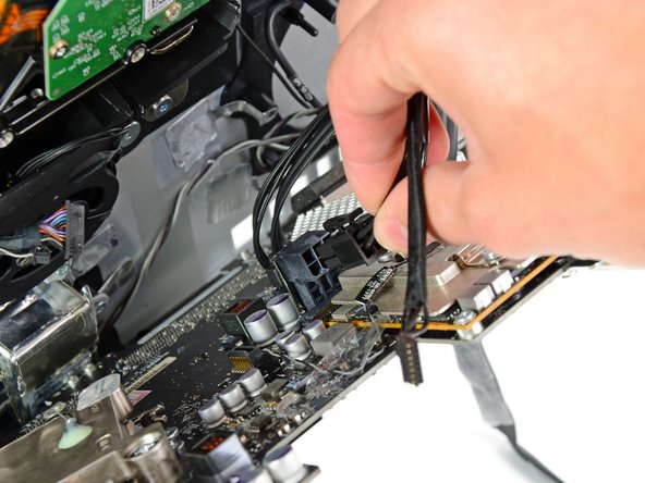 iMac Intel 21.5" EMC 2428 GPU Heat Sink Replacement: step 40, image 2 of 2