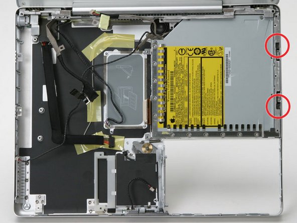 PowerBook G4 Aluminum 12" 1-1.5 GHz Left Clutch Hinge Replacement: step 52, image 1 of 1