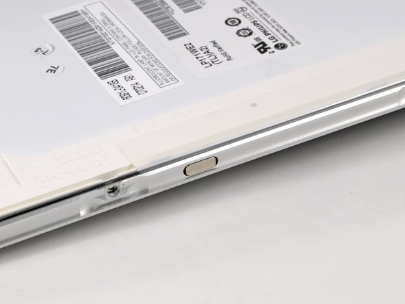 MacBook Pro 17" Models A1151 A1212 A1229 and A1261 LCD Replacement: step 34, image 1 of 1