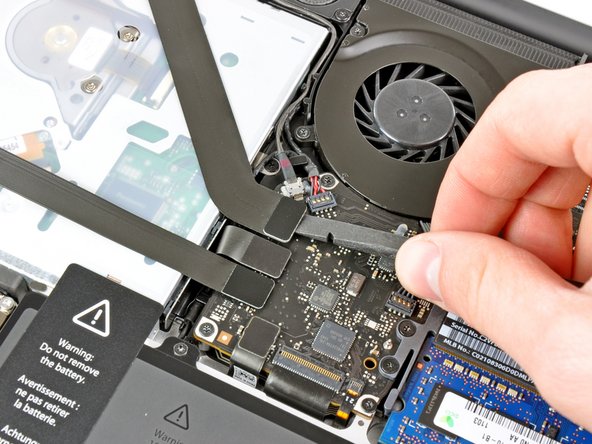 MacBook Pro 13" Unibody Early 2011 AirPort/Bluetooth Cable Replacement: step 5, image 1 of 1