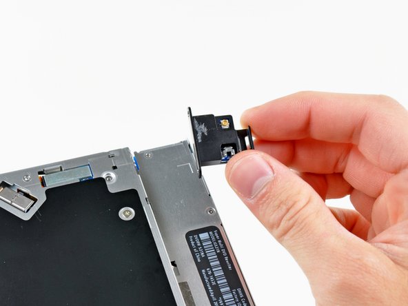 MacBook Pro 17" Unibody Optical Drive Replacement: step 15, image 1 of 1