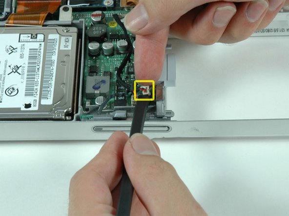 PowerBook G4 Aluminum 12" 1-1.5 GHz Left Clutch Hinge Replacement: step 27, image 1 of 1