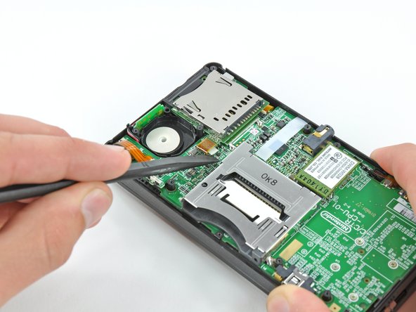 Nintendo 3DS Motherboard Replacement: step 11, image 1 of 2