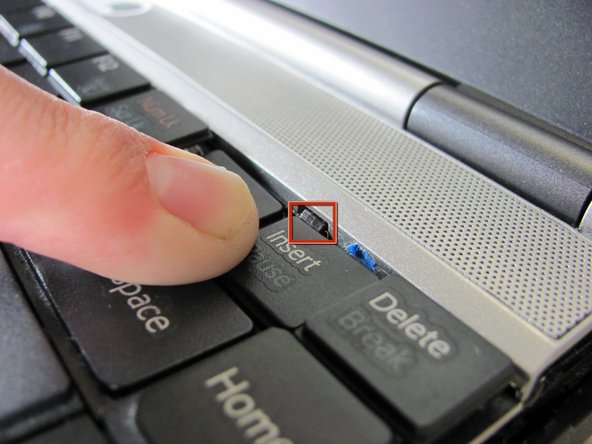 Sony Vaio PCG-6J2L screen Replacement: step 4, image 1 of 2