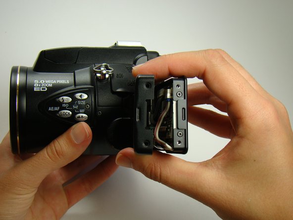 Nikon Coolpix E5700 Rear LCD Replacement: step 5, image 1 of 2
