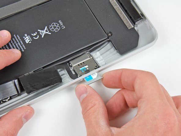 iPad 3G SIM Board Replacement: step 14, image 1 of 1