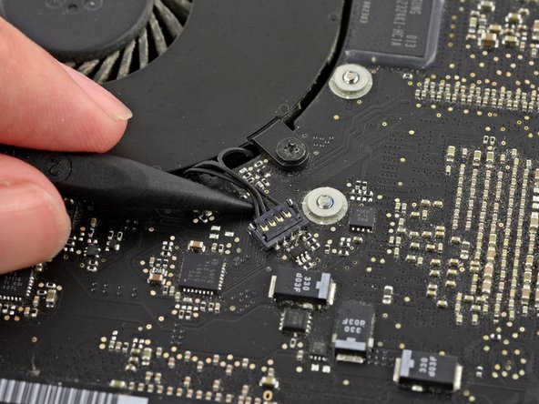 MacBook Pro 15" Unibody Late 2008 and Early 2009 Upper Case Replacement: step 9, image 1 of 3