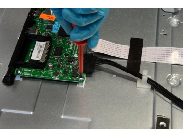 Telefunken T39EX1425 TV set, Removal of Printed Circuit Boards (PCB): step 2, image 2 of 3