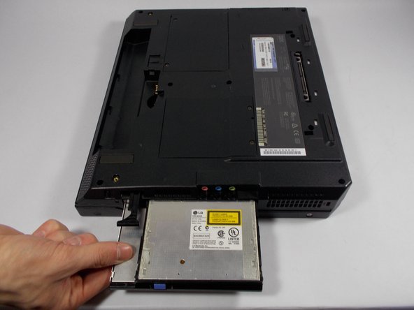 Disassembling IBM ThinkPad A30 CD Drive: step 3, image 1 of 1