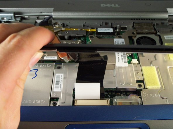 Dell Inspiron 8600 Keyboard Replacement: step 4, image 2 of 3