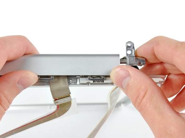 PowerBook G4 Aluminum 15" 1.67 GHz Front Display Bezel Replacement: step 37, image 3 of 3