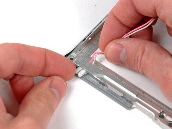 PowerBook G4 Aluminum 17" 1-1.67 GHz Front Display Bezel Replacement: step 50, image 1 of 1