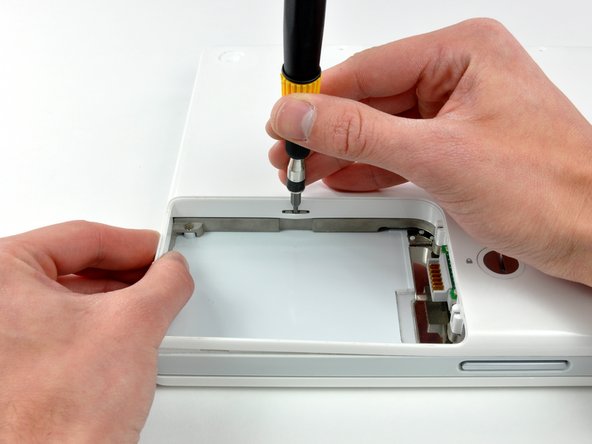 iBook G4 12" 1.33 GHz Logic Board Replacement: step 11, image 1 of 1