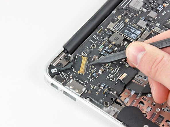 MacBook Air 11" Late 2010 Logic Board Replacement: step 17, image 2 of 3