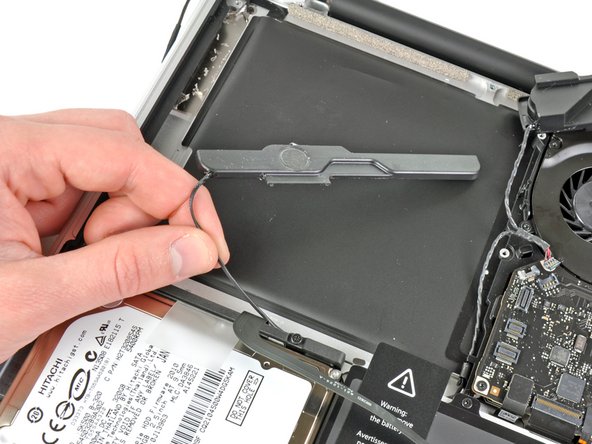 MacBook Pro 13" Unibody Early 2011 Right Speaker/Subwoofer Replacement: step 18, image 1 of 2