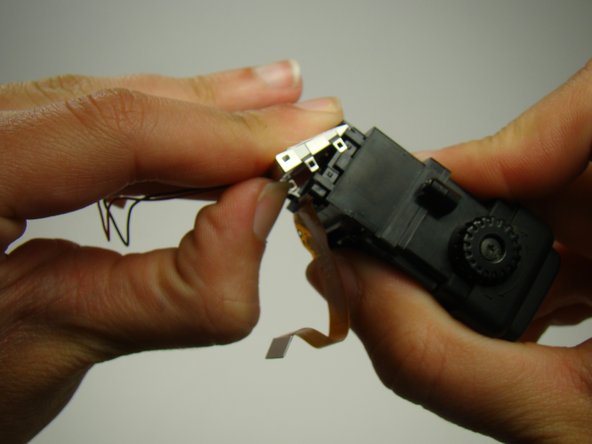 Nikon Coolpix E5700 Viewfinder Replacement: step 24, image 1 of 2