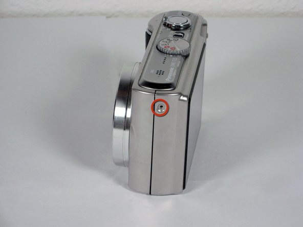 Disassembling Panasonic Lumix DMC-TZ5 Back Cover: step 3, image 1 of 1