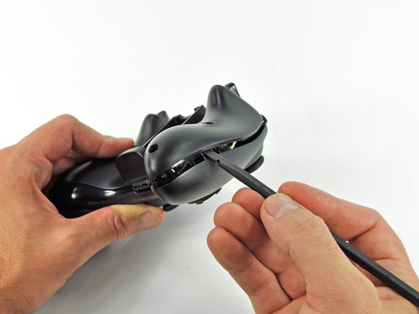 Xbox 360 Wireless Controller Bumper Panel Replacement: step 4, image 2 of 2