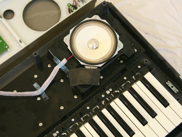 Yamaha YPG-225 Speaker Replacement: step 11, image 1 of 1