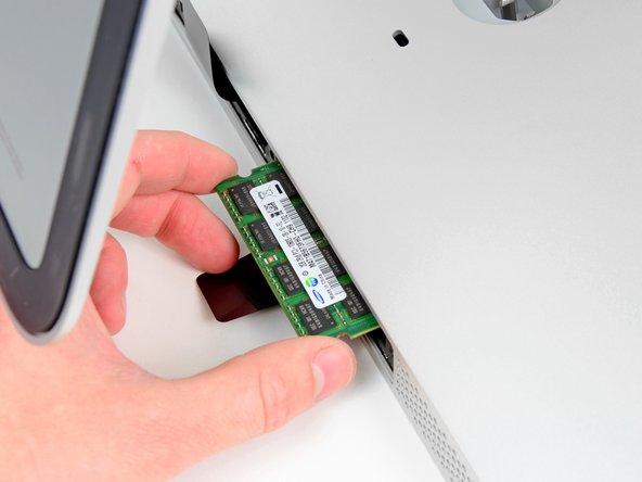 iMac Intel 21.5" EMC 2428 CPU Heat Sink Replacement: step 4, image 3 of 3