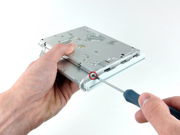 iBook G4 14" 1.42 GHz Optical Drive Replacement: step 39, image 1 of 1