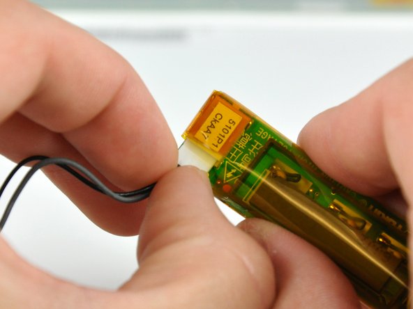 PowerBook G4 Aluminum 15" 1-1.5 GHz Left Clutch Hinge Replacement: step 36, image 1 of 2