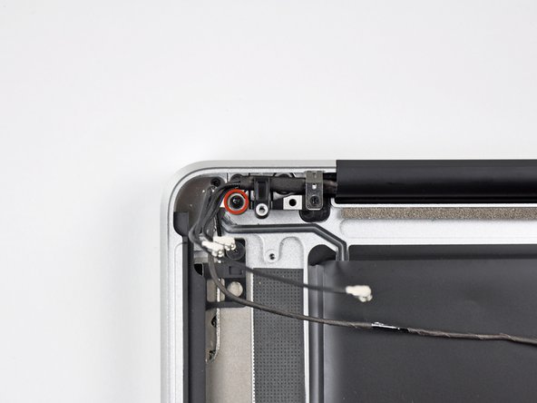 MacBook Pro 15" Unibody Mid 2010 Upper Case Replacement: step 37, image 1 of 2