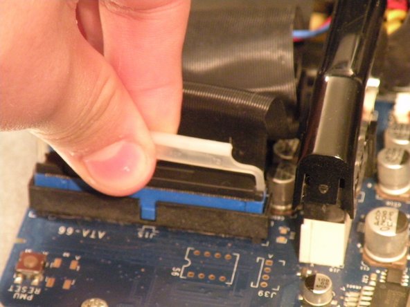 Power Mac G4 MDD Hard Drives Replacement: step 4, image 2 of 3