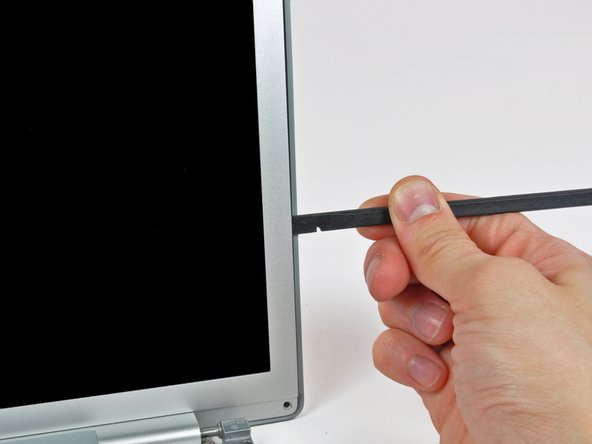 MacBook Pro 17" Models A1151 A1212 A1229 and A1261 Clutch Cover Replacement: step 15, image 2 of 3