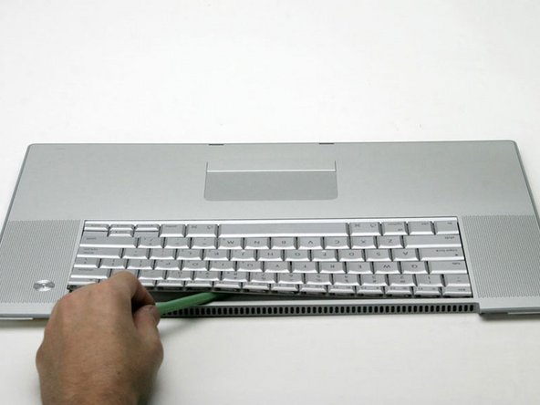 PowerBook G4 Aluminum 17" 1-1.67 GHz Keyboard (1-1.5 GHz) Replacement: step 17, image 1 of 1