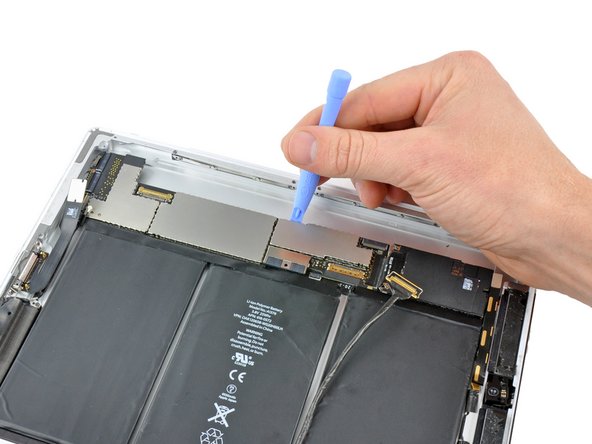 iPad 2 CDMA Logic Board Replacement: step 49, image 1 of 1