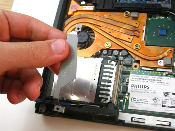 IBM ThinkPad T42 Teardown: step 8, image 2 of 3