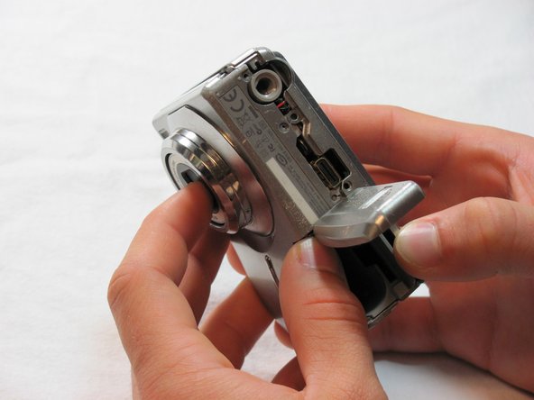 Kodak EasyShare C713 Battery Door Replacement: step 4, image 1 of 3