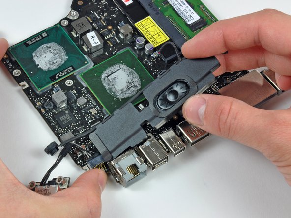 MacBook Pro 13" Unibody Mid 2010 Logic Board Replacement: step 25, image 1 of 1